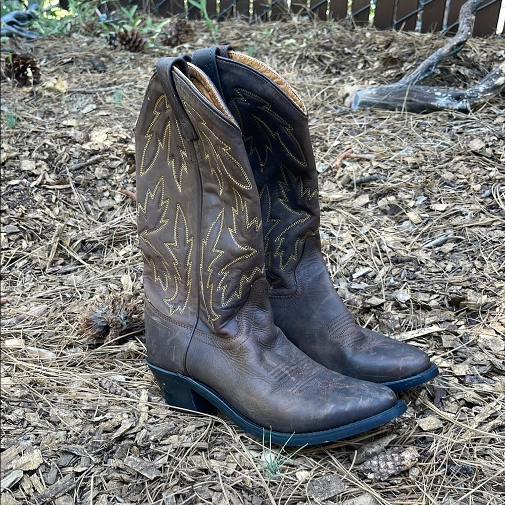Old West Brown Cowboy Boots with Gold Stitching